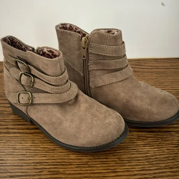 Cynthia Rowley Toddler Boots size 10 - Picture 1 of 6